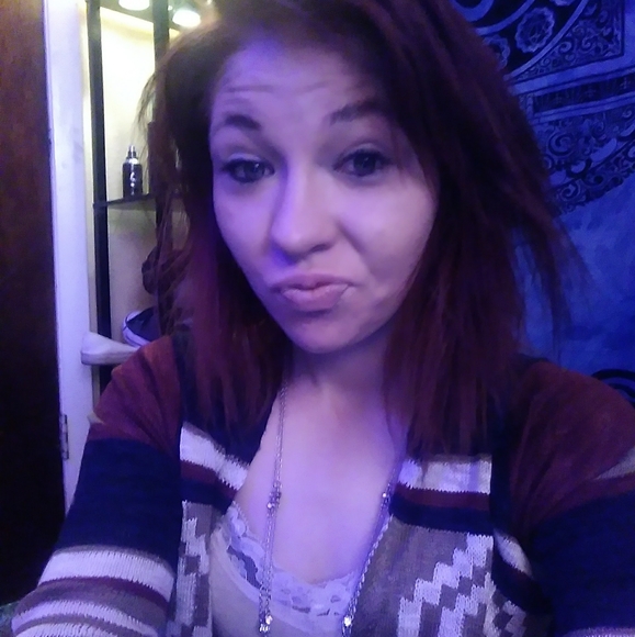 Meet your Posher, Clarissa - Picture 2 of 15